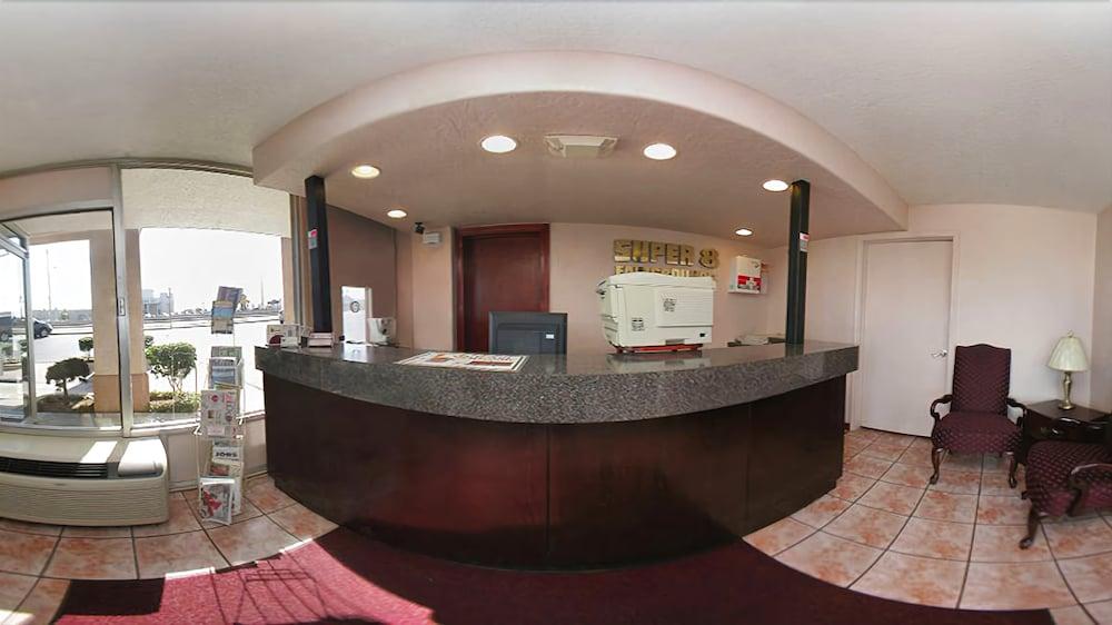 Super 8 By Wyndham Fairgrounds Motel